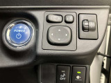 スマートキーを携帯していればキーを取り出さずにドアを施錠&解錠。クルマの始動も可能です。
