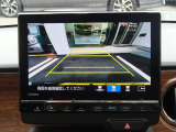 バックカメラの画像です。ガイドラインがスムースな車庫入れをサポートいたします。車庫入れの安心感がアップしますね。