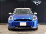 MINIのアロイ・ホイールは、MINIらしさの象徴である、ゴーカート・フィーリングを向上させるために技術の粋を集めて開発されています。