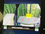 【サイド&バックカメラ】停車・駐車時に死角になりがちな運転席から見えづらいサイドとリアの障害物を確認できます!雨天時や夜間などは特に活躍してくれるアイテムです。