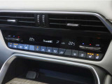 シートヒーター、ステアリングヒーター完備で冬場も安心♪