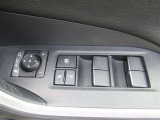 パワーウインドはオールオート機構が付いておりますので、全開・全閉操作が楽にでき便利です。