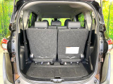 積み下ろしのしやすいデッキにはたっぷりと荷物を積み込んでいただけます。遊びから仕事まで、様々なシーンで頼れます♪