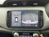 アラウンドビューモニター付きです 上から見たイメージで駐車出来ますので車庫入れの苦手な方も楽に駐車出来ます♪