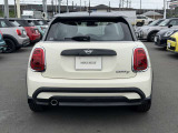 当店の中古車をご覧いただき、ありがとうございます!MINI クーパー 5ドア のご紹介です!