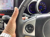 マニュアル車のような感覚で、ワインディングロードでも車を操れるパドルシフト付きです。長い下り坂でのエンジンブレーキや、高速道路の合流の際の加速も思いのままに操ることができ楽しめます