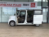 【ドア】開口、大きなドア開口で乗り降りも楽々です!