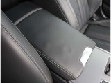 Audi正規ディーラーが高品質をお約束。高度な訓練・教育を受けたAudi専任メカニックが、100項目にもおよぶ精密な点検を実施いたします。すべてをクリアしたAudi車だけが、あなたのお手元に届けられるのです。