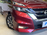 【LEDヘッドライト】悪天候や夜間走行時も良好な視界を確保し安心して運転できる高輝度LEDヘッドライトを装備!点灯速度が早く、消費電力も抑えられています。