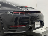 オプション:スポーツクロノ パッケージ モードスイッチタイヤ温度表示を含む、「PORSCHE」ロゴ ブラック ペイント仕上げ(ハイグロス)、