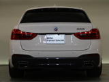 BMWのお車は、走行の安定性とコーナリングの良さを追求し、思い通りにハンドルの操作可能です。試乗車もご用意しておりますので、ぜひ&ldquo;駆け抜ける歓びをご体感ください!