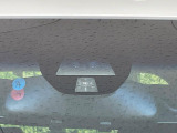 【シティブレーキアクティブシステム】低速走行中に前方の車両等を認識し、衝突しそうな時は警報とブレーキで衝突回避と被害軽減をアシスト。より安全にドライブをお楽しみいただけます。
