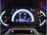 とっても見やすいメーターです。夜間時はラグジュアリーな気分にさせてくれる照明が魅力ですので、夜のドライブも楽しみになりますよ♪