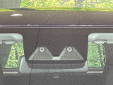 【スマートアシスト】走行中に前方の車両等を認識し、衝突しそうな時は警報とブレーキで衝突回避と被害軽減をアシスト。より安全にドライブをお楽しみいただけます。