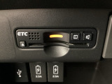 ETCが付いてます。ETC搭載車しか通過できないスマートICが利用できるようになりますよ!現在スマートICの設置箇所も増えてきているので、高速道路利用の幅が広がりますね☆
