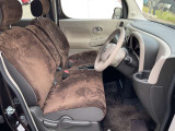 運転席は広々としていて、ゆったりと運転をお楽しみいただくことができますよ。