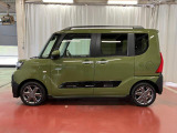 【スマートアシスト搭載車】 衝突回避支援ブレーキ機能(対車両・歩行者)、衝突警報機能(対車両・対歩行者)、誤発信抑制制御機能などの機能で安全な運転をサポートします。