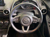 インテリアに合わせたデザインのステアリングは、運転される方のことも考え、運転しやすい形状、大きさです。是非一度、実際に触ってお確かめください。