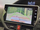 【バックカメラ】駐車時に後方がリアルタイム映像で確認できます。大型商業施設や立体駐車場での駐車時や、夜間のバック時に大活躍!運転スキルに関わらず、今や必須となった装備のひとつです!