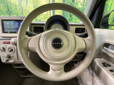 インテリアに合わせたデザインのステアリングは、運転される方のことも考え、運転しやすい形状、大きさです。是非一度、実際に触ってお確かめください。