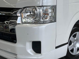 【LEDヘッドライト】悪天候や夜間走行時も良好な視界を確保し安心して運転できる高輝度LEDヘッドライトを装備!点灯速度が早く、消費電力も抑えられています。