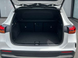 スタッフ全員が自動車保険の資格を保有しており、万が一の事故の際のサポート体制を整えております。