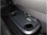 カップホルダー付きのお車となっております。