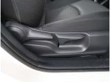 【シートアジャスター】上下調整できるシートアジャスター!運転手にあったドライバーズポジションができますね。