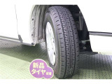 タイヤサイズ 195/80R15。 タイヤ4本【新品】に交換してあります。