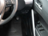電動格納式ミラーです。ボタン一つで開閉できるのですれ違い時や駐車時に便利です!