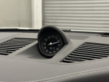 スポーツクロノパッケージ搭載なので走りに特化しておりスポーティーな運転をお楽しみいただけます。