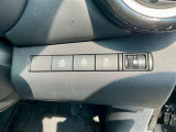 運転席の右側に各種スイッチがまとめられています。