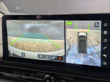 目視できないフードで隠れた路面の映像を表示するインビジブルフードビューが搭載されております