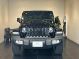 7スロットルグリルはJeep伝統の証です。SUVのみにこだわり続けている伝統あるJeep車へお乗り頂いてみてはいかがですか?