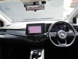ノートの運転席廻りになります。