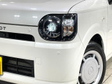 【LEDヘッドライト】悪天候や夜間走行時も良好な視界を確保し安心して運転できる高輝度LEDヘッドライトを装備!点灯速度が早く、消費電力も抑えられています。