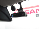 ドライブレコーダー☆いくら安全運転をしていても、事故に巻き込まれることもあります。万が一のときに証拠として使えるドライブレコーダー純正オプションで4万円ほどかかるものが付いています!