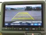 リアワイドカメラシステム!従来の視野に加えて、後方側方を約180&deg;まで見えるワイドビューと、後方を真上から見たような視野で駐車時などに便利なトップダウンビューの3つの視野があります!