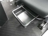 取り出しやすく、しまいやすい収納スペースが満載です。ティッシュやペットボトル等、用途に合わせた収納が可能ですので、使い方はあなた次第!