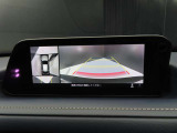 360&deg;モニターが標準装備されておりますので、細い道や狭い駐車場でもラクラク♪ 視認性もバッチリです。