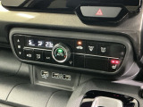 シートヒーターが付いています!寒い日に便利な装備ですね。