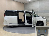 狭いスペースでも、隣の車を気にせず開閉出来るスライドドア。どんな場所でもドアを十分に大きく開くことが出来るので乗り降りや荷物を載せるのに便利です。