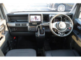 前席全体 目線も高く広い視界で安心して運転することができますね!
