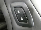 助手席もパワーシート付です。運転席からは、助手席肩口パワーシートスイッチで助手席シートの操作が手軽にできます。
