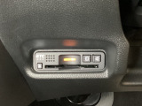 ハンドルの左下にETCがついています。高速道路の料金所の通過も楽々です。 カードの取り出しもしやすい場所についています。