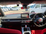 【インパネ全体】手が届きやすく、どなたでも運転しやすいです。シンプルで使いやすい設計になっています!