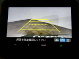 リアカメラ付きで後退時も安心です。