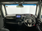 【前方視界】開放的な前方視界!運転がしやすく疲れにくいです♪窓が大きく、見通しがとっても良いおクルマですよ♪