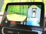 【パノラミックビューモニター】専用のカメラにより、上から見下ろしたような視点で360度クルマの周囲を確認することができます☆死角部分も確認しやすく、狭い場所での切り返しや駐車もスムーズに行えます。