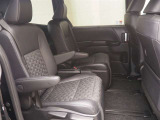 ゆとりある広々とした車内空間は、ドライブを始め買い物やレジャーなど、幅広く活躍します。一人でもみんなとでもお出かけを楽しみましょう!